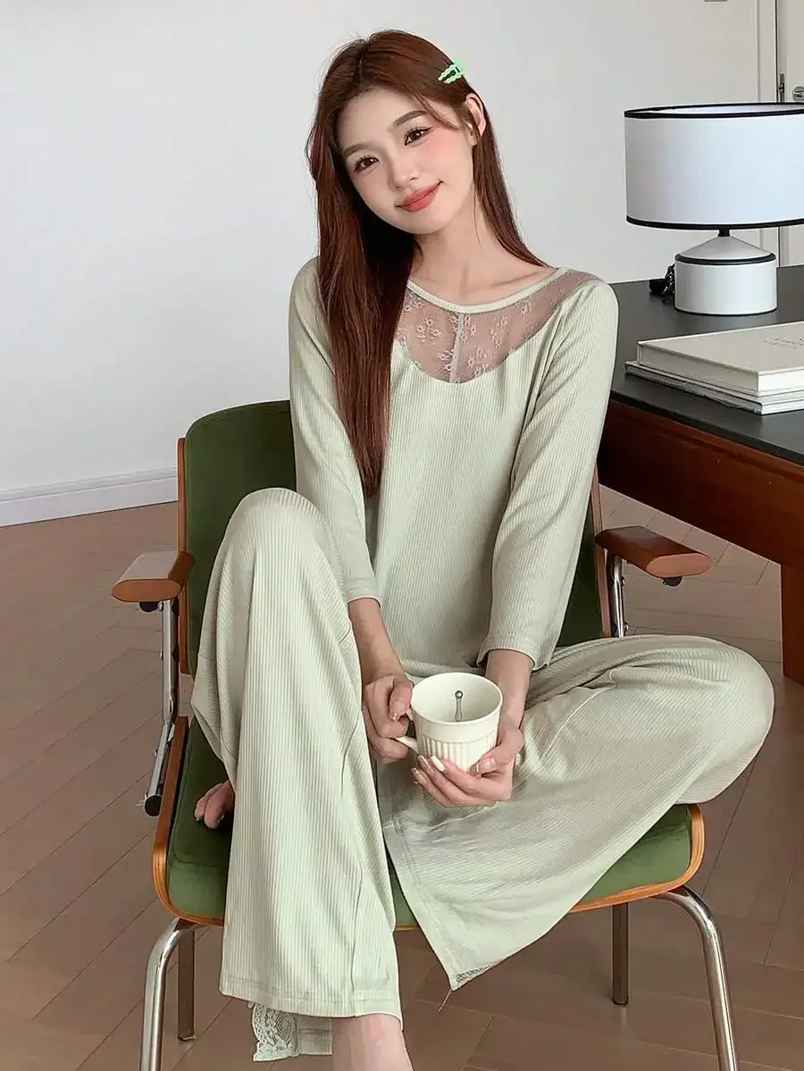 Womens Lace Patchwork 3/4 Sleeve Loose Pajama Set
Womens Lace Patchwork 3/4 Sleeve Loose Pajama Set