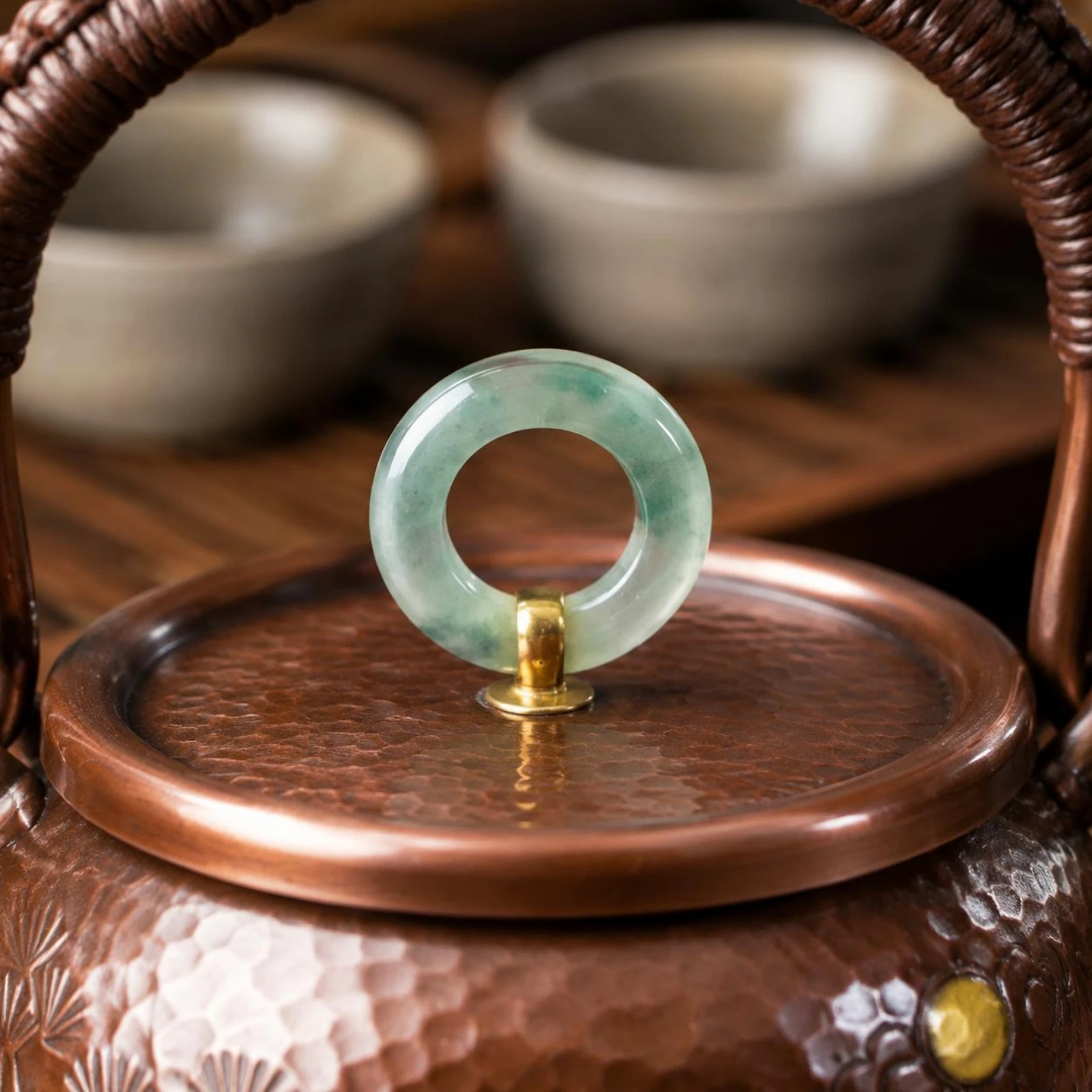 Hand-Hammered Copper Teapot Decorative Design Copper Tea Kettle with Handle Drinkware Heat Resistant Gift Box Packaging
Hand-Hammered Copper Teapot Decorative Design Copper Tea Kettle with Handle Drinkware Heat Resistant Gift Box Packaging