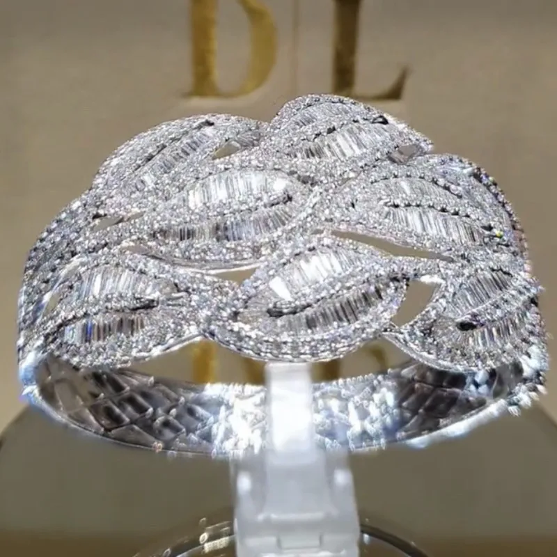 Charm Silver Color Inlaid with White Stone Rings Flower Fashion Engagement Wedding Party Rings for Women Jewelry
Charm Silver Color Inlaid with White Stone Rings Flower Fashion Engagement Wedding Party Rings for Women Jewelry