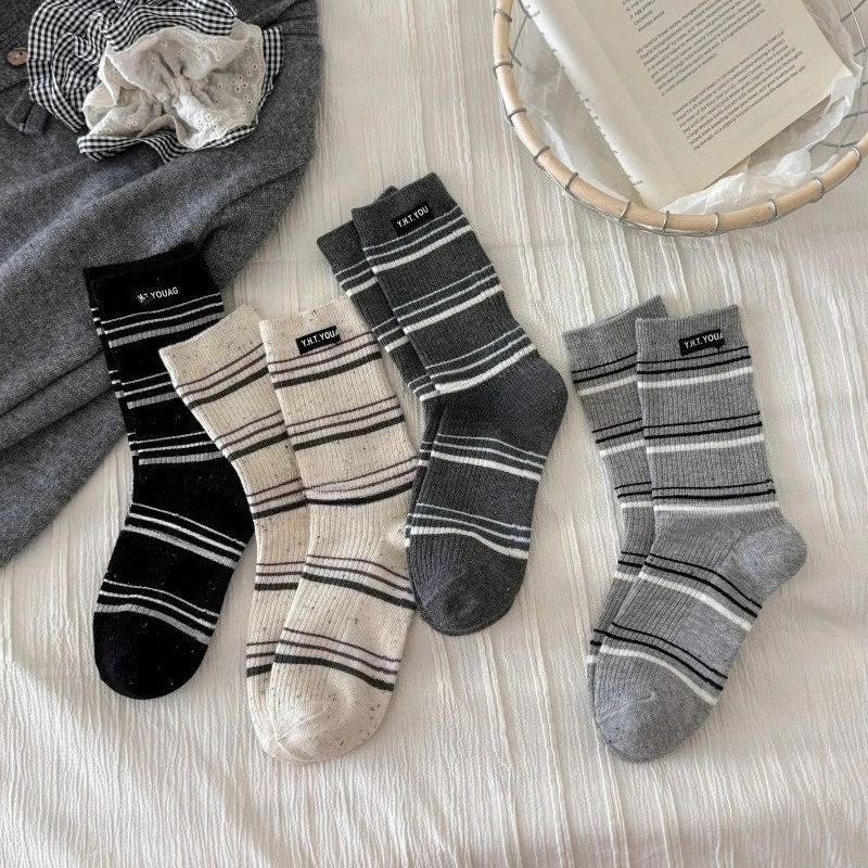 Корейские женские носки, тканевые вязаные хлопковые носки среднего размера, женские японские уличные носки в стиле Харадзюку в стиле ретро, черные, белые, серые носки
Корейские женские носки, тканевые вязаные хлопковые носки среднего размера, женские японские уличные носки в стиле Харадзюку в стиле ретро, черные, белые, серые носки