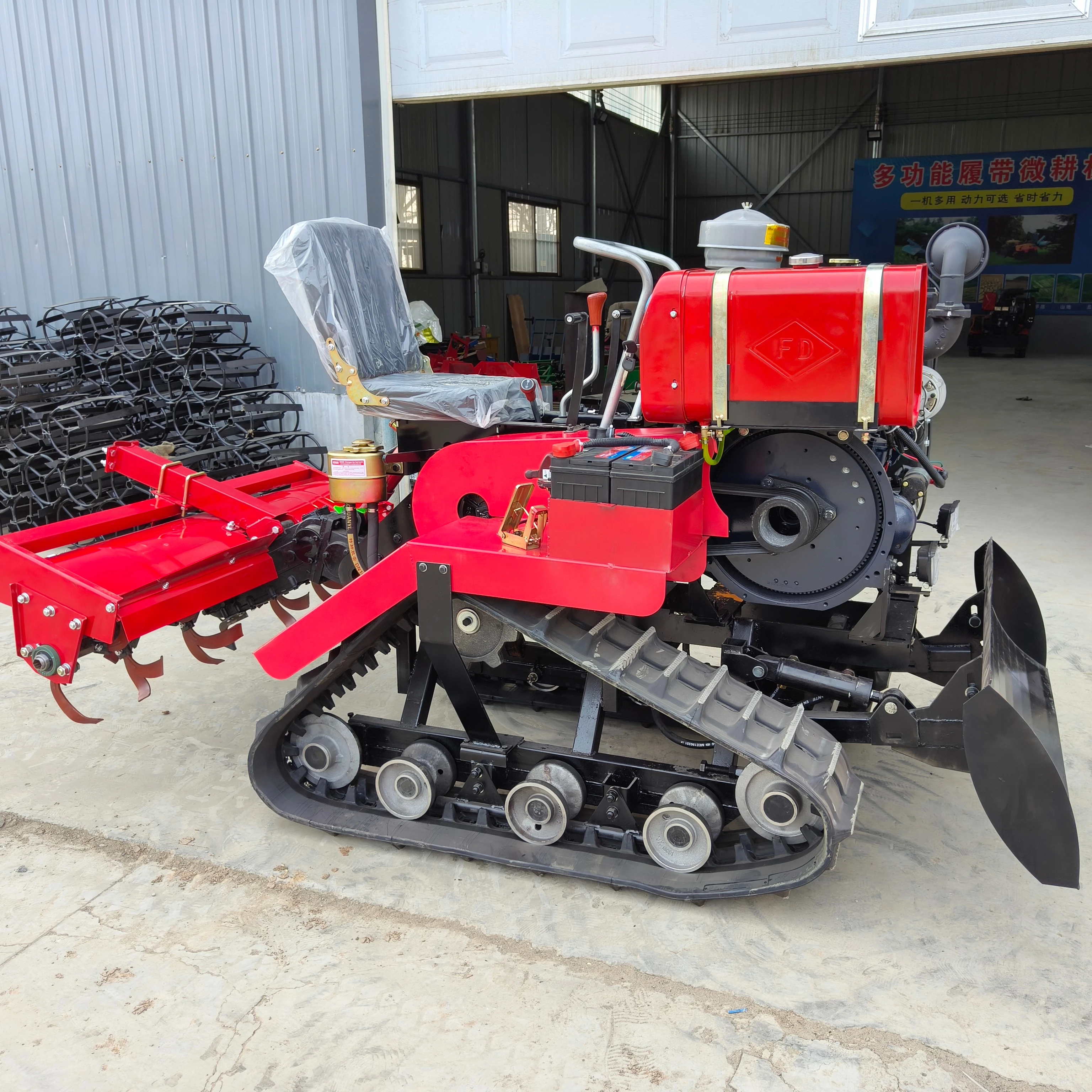 Best Selling 50 HP Mini Tractor Garden Farm 4 Track Tractor Water and Land Use
Best Selling 50 HP Mini Tractor Garden Farm 4 Track Tractor Water and Land Use