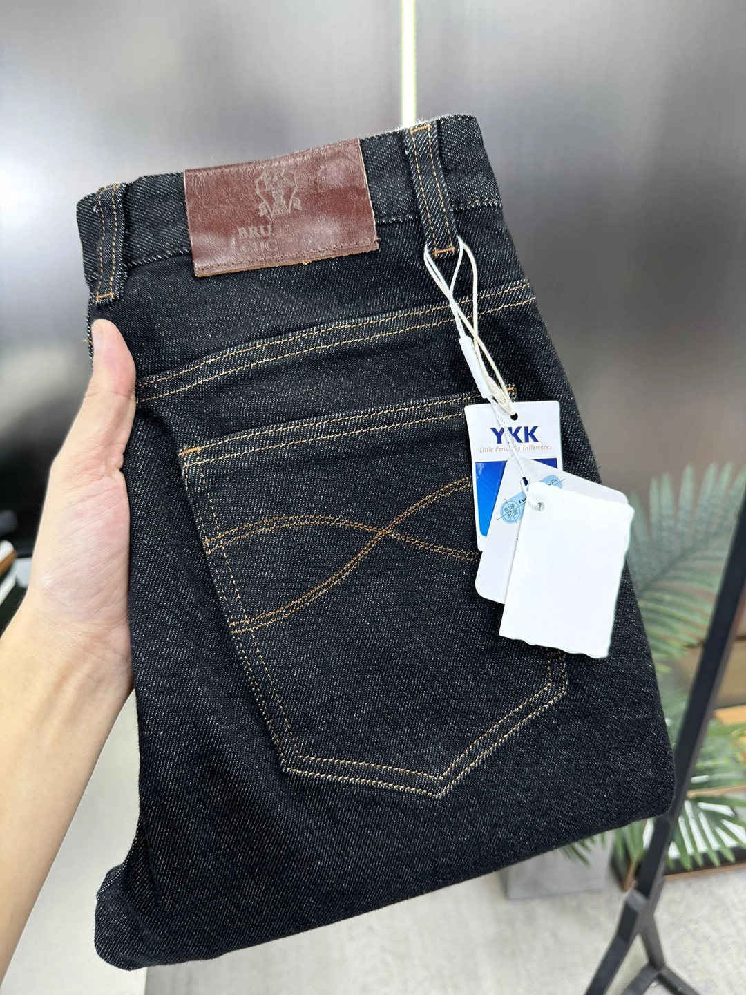 BLLIYOSS Casual Jeans Original Customized Washed Denim Fabric Men 2024 Denim New Embroidery Straight Long Pants Size 30-40
BLLIYOSS Casual Jeans Original Customized Washed Denim Fabric Men 2024 Denim New Embroidery Straight Long Pants Size 30-40