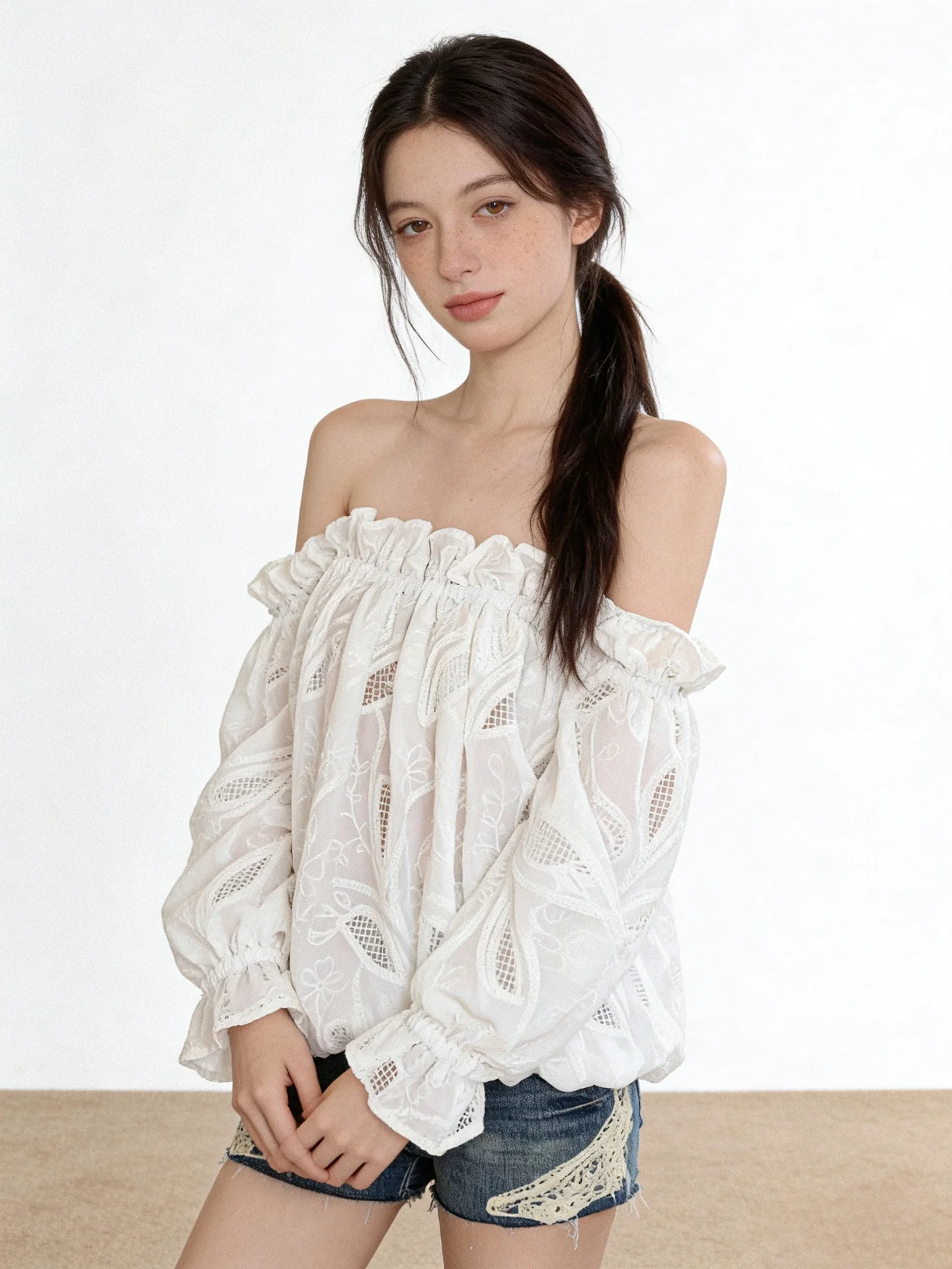 Женская блузка JYOOK с объемной вышивкой, вырезами на плечах, рукавами-фонариками и приталенным силуэтом, весенний дизайн, французский стиль, свободный крой
Женская блузка JYOOK с объемной вышивкой, вырезами на плечах, рукавами-фонариками и приталенным силуэтом, весенний дизайн, французский стиль, свободный крой