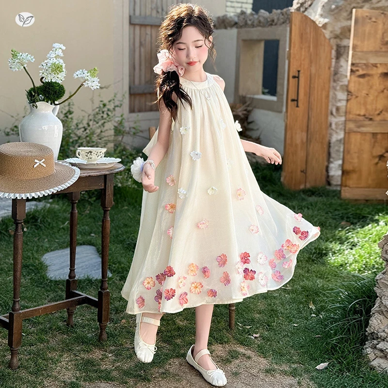 Girls' Dress2026Summer new style for older children, three-dimensional floral halter dress, holiday-style bow beach dress
Girls' Dress2026Summer new style for older children, three-dimensional floral halter dress, holiday-style bow beach dress