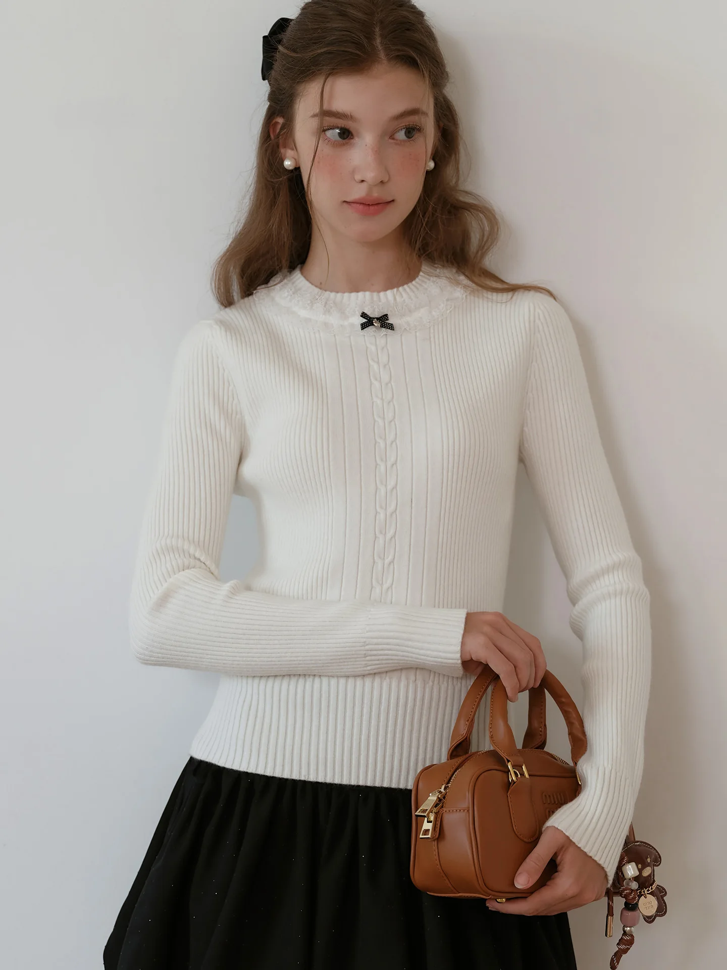 Slimming Effect White Knitted Sweater with Lace Splicing Half High Collar Women's Fashion Autumn Wear Comfortable Medium Soft...
Slimming Effect White Knitted Sweater with Lace Splicing Half High Collar Women's Fashion Autumn Wear Comfortable Medium Soft...