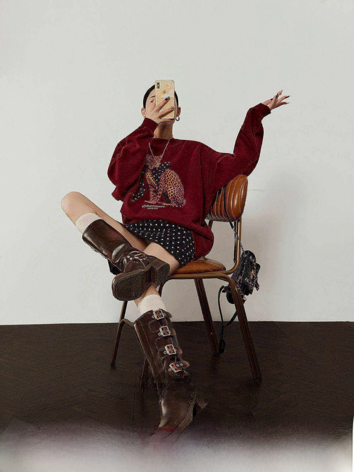 Red Fleece-Lined Loose Women's Sweatshirt New Year Gift Leopard Celebration Spring 2026 Casual Retro Style round Neck Long Sl...
Red Fleece-Lined Loose Women's Sweatshirt New Year Gift Leopard Celebration Spring 2026 Casual Retro Style round Neck Long Sl...