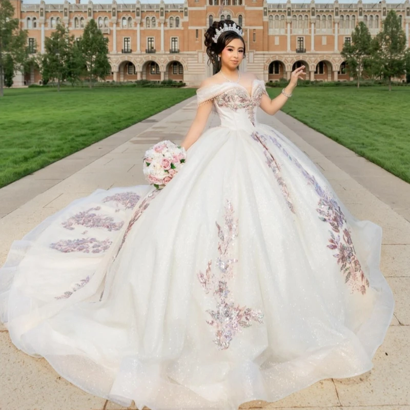 Beige Shiny Quinceanera Dresses Off The Shoulder Applique Lace Beading Tull Party Birthday Ball Gown Vestidos De 15 Anos Sweet
Beige Shiny Quinceanera Dresses Off The Shoulder Applique Lace Beading Tull Party Birthday Ball Gown Vestidos De 15 Anos Sweet