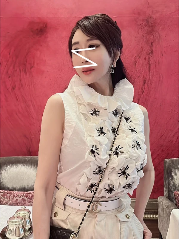 Elegant Lady Heavy Embellished Shirt Sleeveless Diamond Flower Embroidery Collar Bell Sleeve Slimming Versatile Vest Top
Elegant Lady Heavy Embellished Shirt Sleeveless Diamond Flower Embroidery Collar Bell Sleeve Slimming Versatile Vest Top