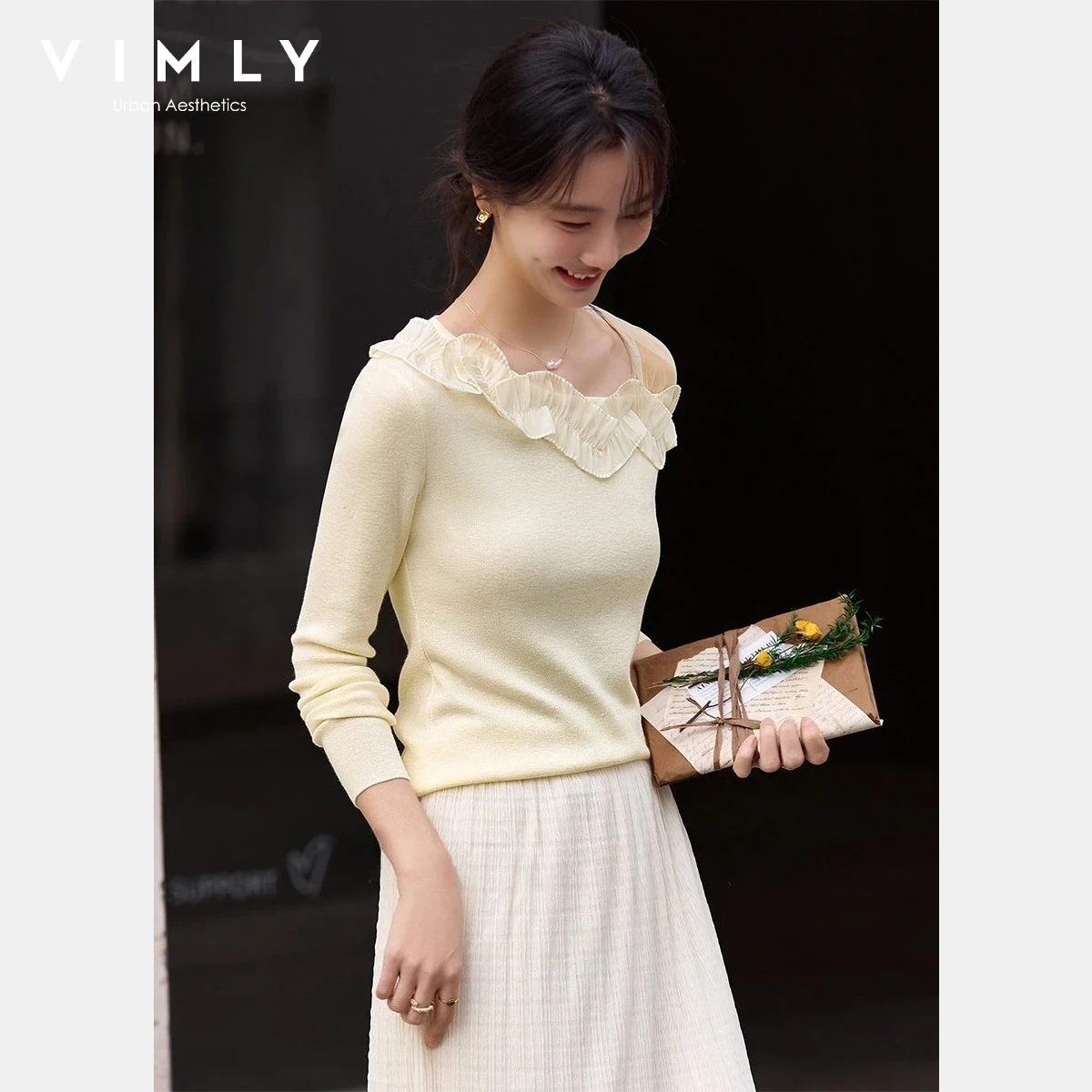 VIMLY Women's Apricot Knit Sweater 2026 Spring New French Asymmetrical Shoulder Mesh Patchwork Design Crew Collar Pullover 30593
VIMLY Women's Apricot Knit Sweater 2026 Spring New French Asymmetrical Shoulder Mesh Patchwork Design Crew Collar Pullover 30593