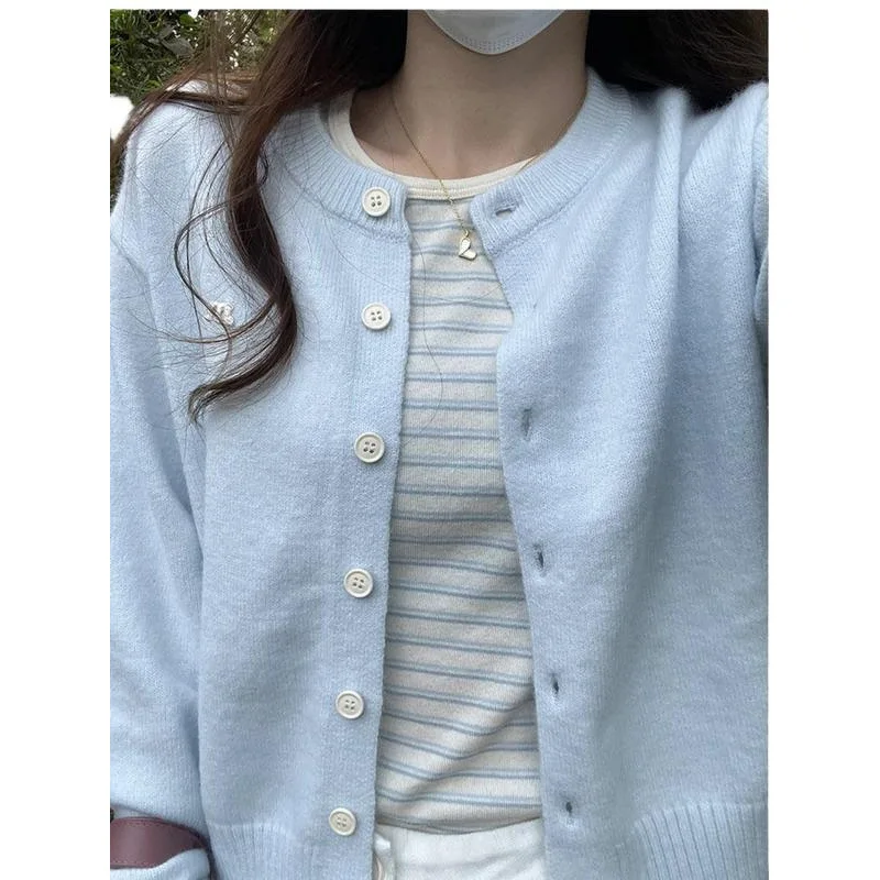 Solid Color Cardigan Jacket Women's 2025 Spring Gentle Wind Sweater Soft Waxy Top
Solid Color Cardigan Jacket Women's 2025 Spring Gentle Wind Sweater Soft Waxy Top