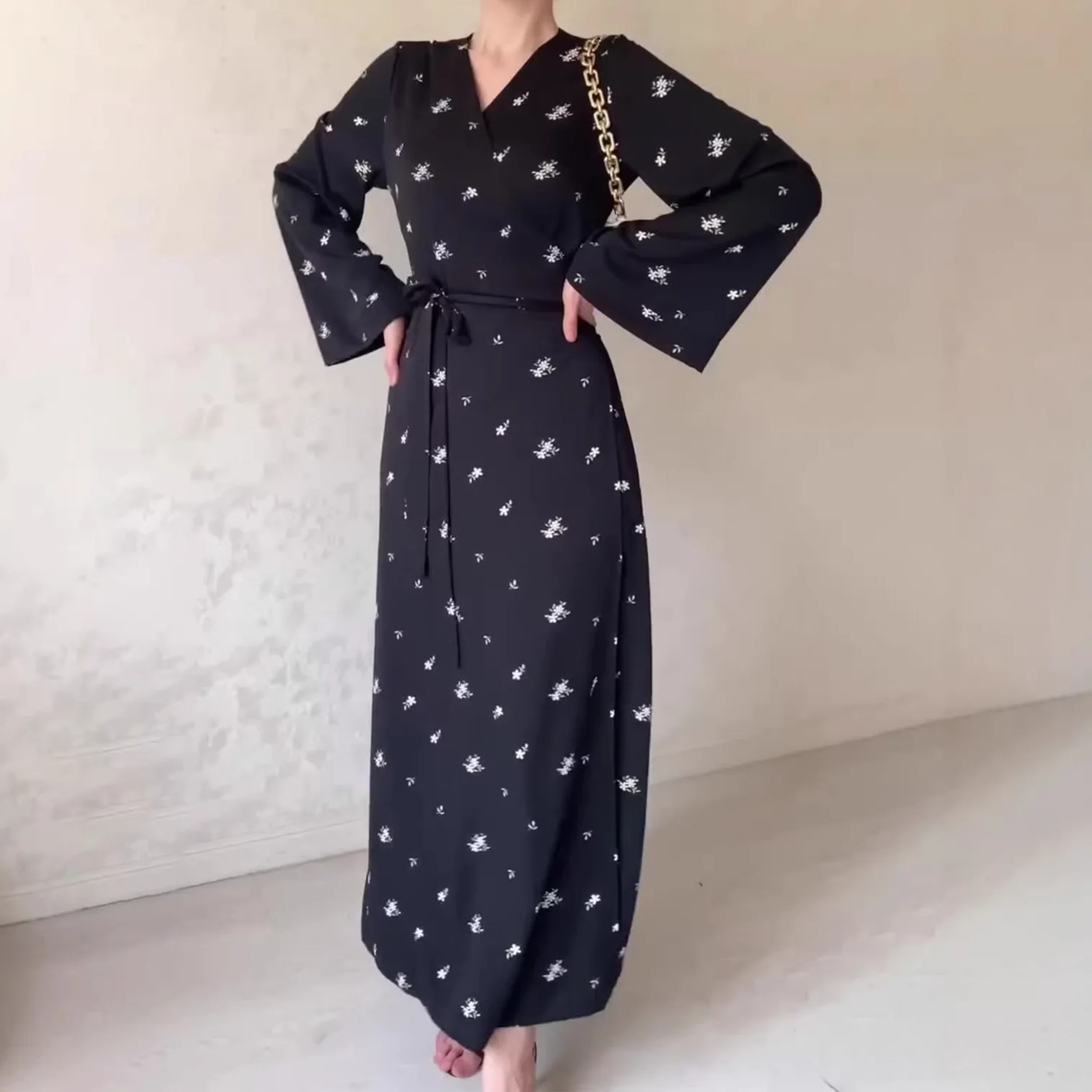Gentle Floral Dress Spring Summer Women V Neck Ruffle Sleeve Waist Dresses Flowy Midi Dresses
Gentle Floral Dress Spring Summer Women V Neck Ruffle Sleeve Waist Dresses Flowy Midi Dresses