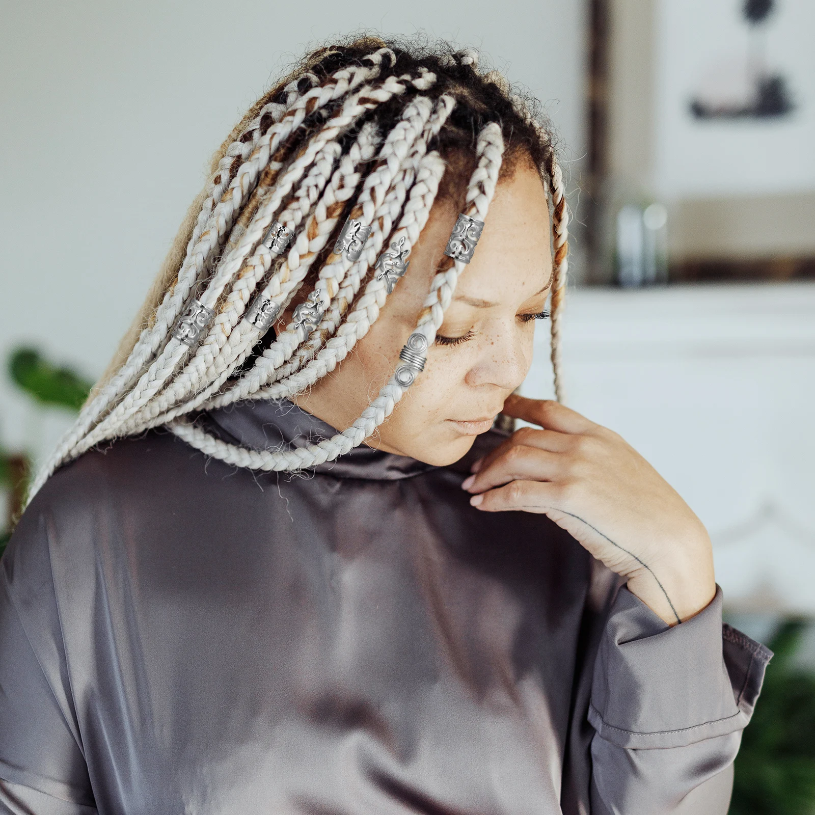 Braid Hair Accessories 1 Box Silver Color Metal Hair Beads Jewelry For Women Braids Charms Pendants Braiding Decorations 
Braid Hair Accessories 1 Box Silver Color Metal Hair Beads Jewelry For Women Braids Charms Pendants Braiding Decorations