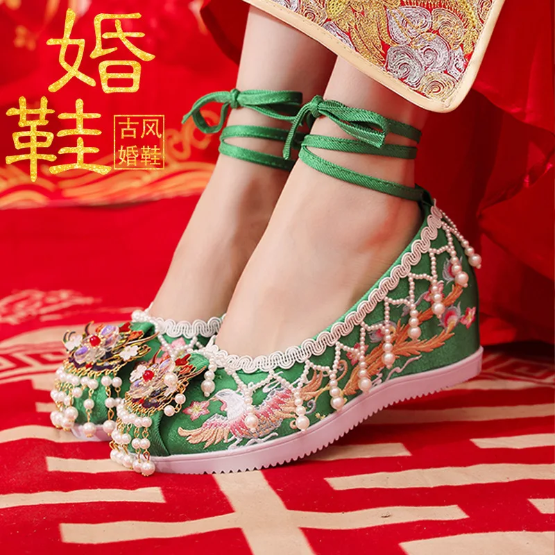 Ming Style Ancient Red Chinese Bridal Gown Wedding Hanfu Shoes in Costume Green Embroidered
Ming Style Ancient Red Chinese Bridal Gown Wedding Hanfu Shoes in Costume Green Embroidered