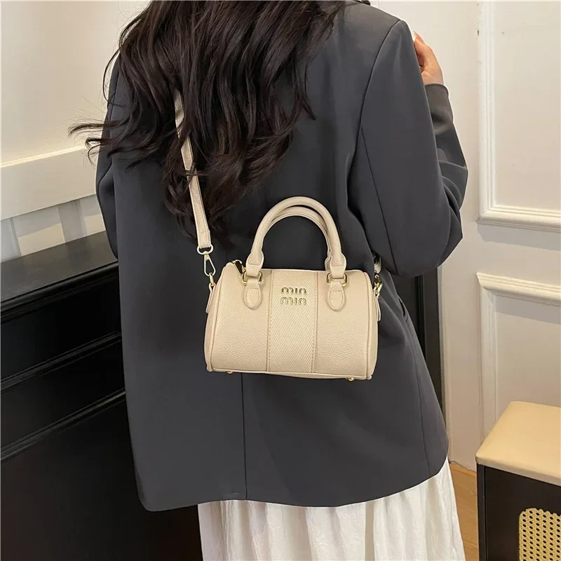 2025 Women's New High-quality Retro Boston Bag - Versatile High-end Carrying Pillow Bag, Trendy Crossbody Style
2025 Women's New High-quality Retro Boston Bag - Versatile High-end Carrying Pillow Bag, Trendy Crossbody Style
