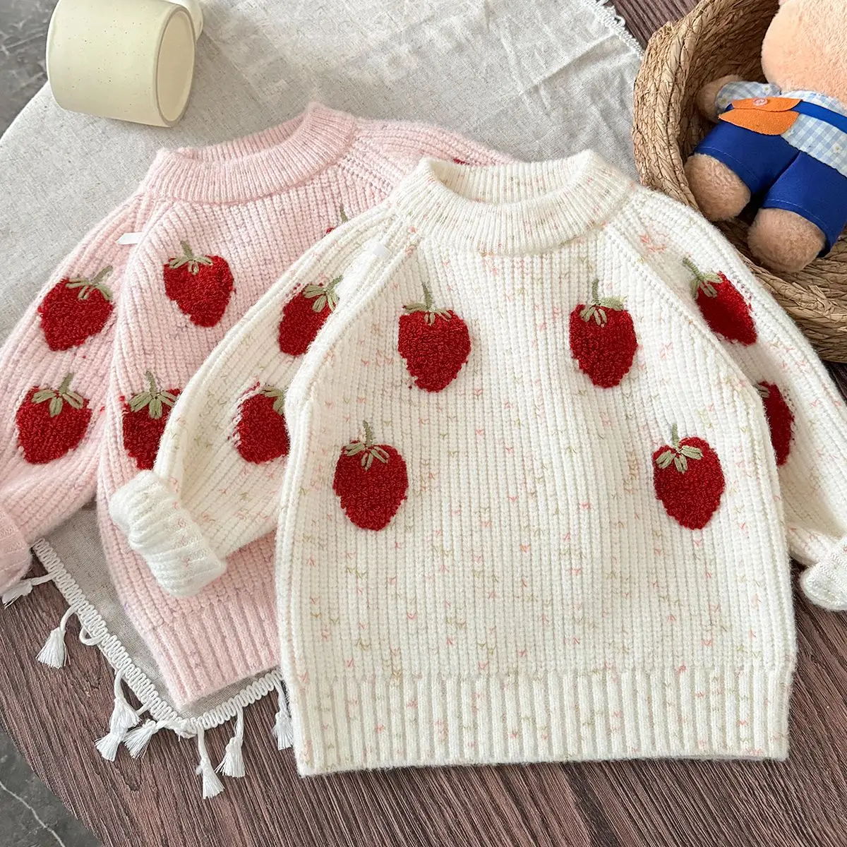 New Strawberry Handmade Crochet Colorful Yarn Autumn Winter Thick Knitted Sweater for Girls and Babies
New Strawberry Handmade Crochet Colorful Yarn Autumn Winter Thick Knitted Sweater for Girls and Babies