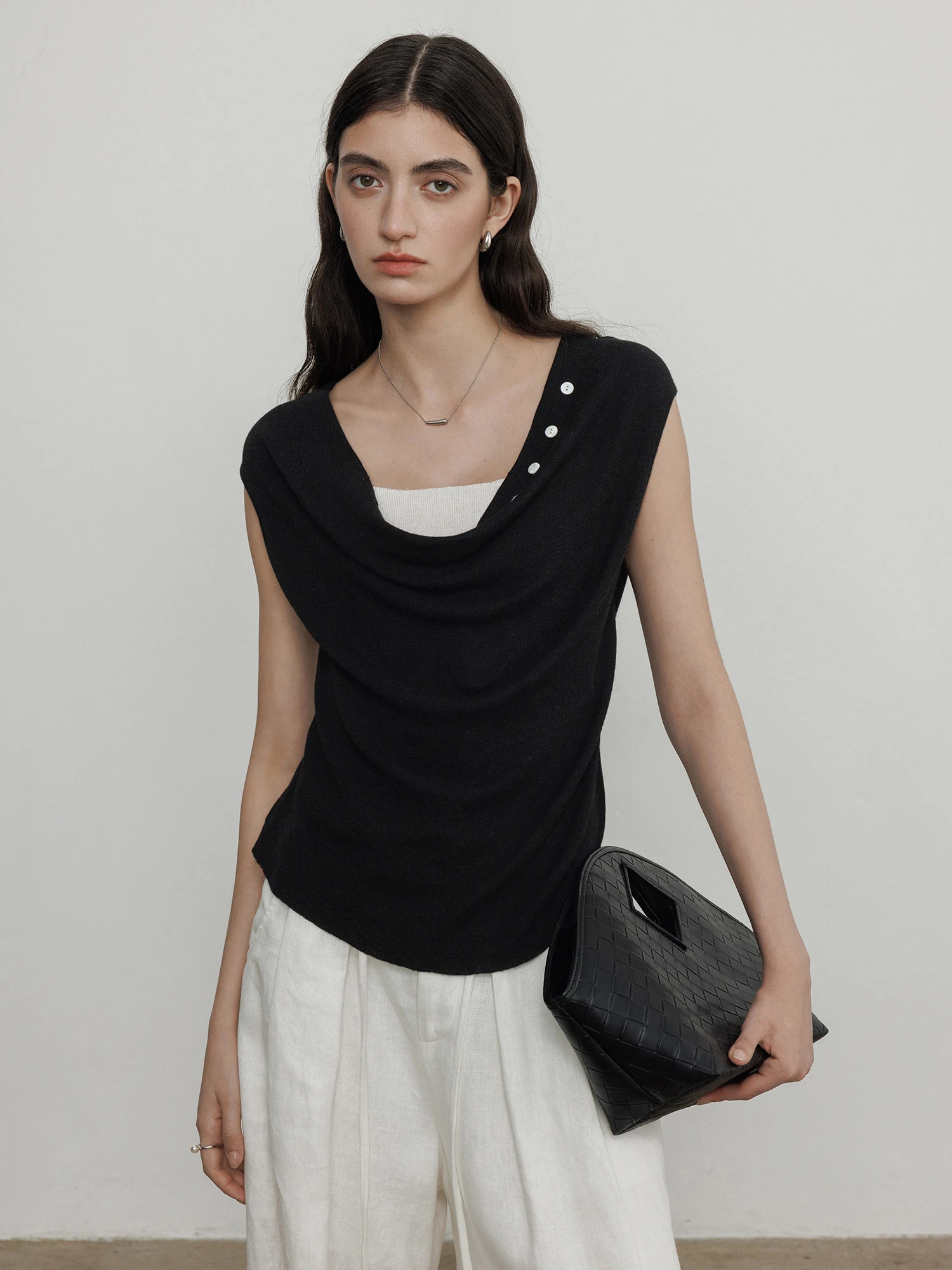 CHICJRE Knitted Vest Women's Loose Fit Sleeveless Summer Fashion Slimming Black Casual Style Regular Length Pure Color
CHICJRE Knitted Vest Women's Loose Fit Sleeveless Summer Fashion Slimming Black Casual Style Regular Length Pure Color