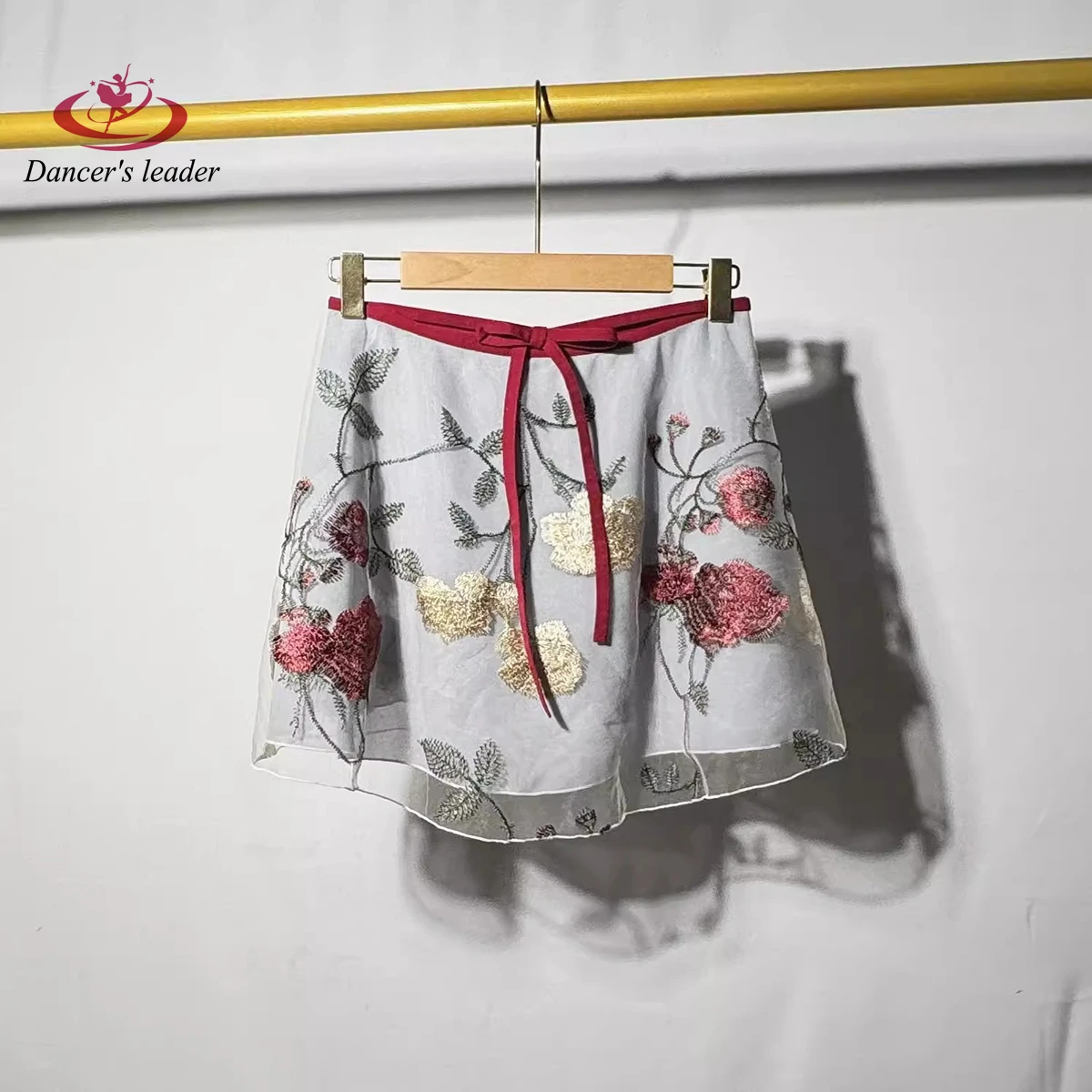 Балетная короткая юбка, серая, синяя, двухслойная, с вышивкой розы, женская юбка для танцев, гимнастики, балетная лирическая юбка для взрослых
Балетная короткая юбка, серая, синяя, двухслойная, с вышивкой розы, женская юбка для танцев, гимнастики, балетная лирическая юбка для взрослых