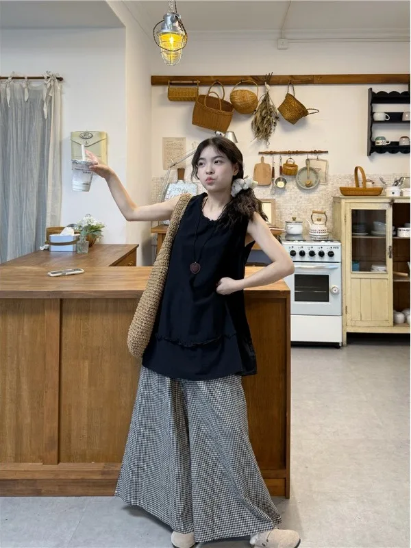 plus Size Casual Outfit Summer New Style Japanese Retro Plaid Wide Leg Pants round Neck Vest Set Wood Grain Design
plus Size Casual Outfit Summer New Style Japanese Retro Plaid Wide Leg Pants round Neck Vest Set Wood Grain Design