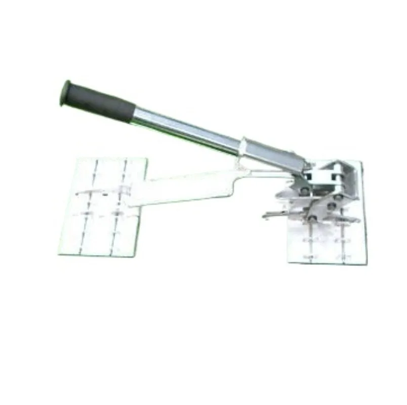 Complete set of lawn trimming tools: circular cutting lawn clamps, tensioner, trimmer cutting and glue cramp
Complete set of lawn trimming tools: circular cutting lawn clamps, tensioner, trimmer cutting and glue cramp
