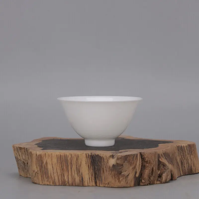 3.1" Chinese Ming Porcelain White Glaze Ultrathin Photopermeability Cup
3.1" Chinese Ming Porcelain White Glaze Ultrathin Photopermeability Cup