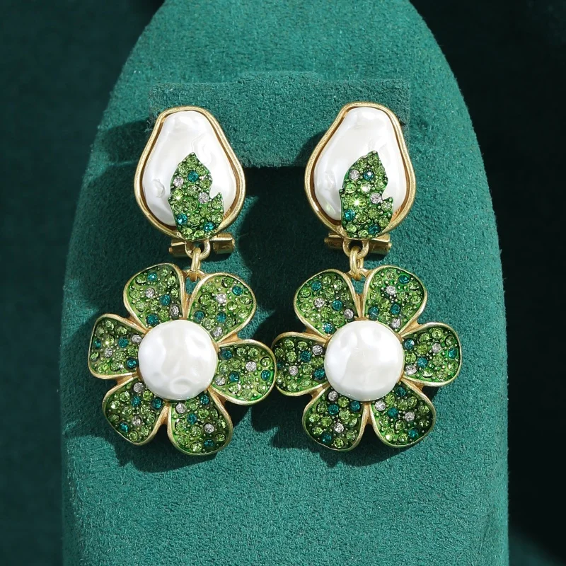Vintage Baroque Pearl Green Red Rhinestone Flower Earrings For Woman Antique Trendy Art Deco Gold Plated Jewelry Luxury Gift
Vintage Baroque Pearl Green Red Rhinestone Flower Earrings For Woman Antique Trendy Art Deco Gold Plated Jewelry Luxury Gift