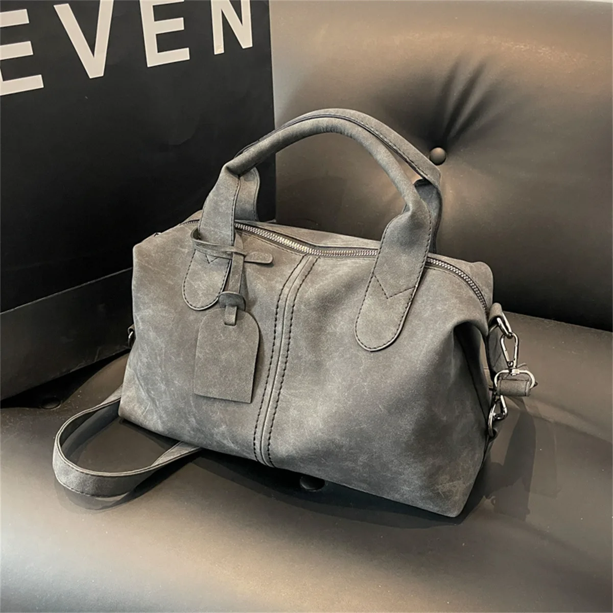 2025 New Fashionable Women's Handbag, Commuter Bag, Retro Casual Shoulder Bag, Crossbody Bag, Large Capacity Tote Bag
2025 New Fashionable Women's Handbag, Commuter Bag, Retro Casual Shoulder Bag, Crossbody Bag, Large Capacity Tote Bag