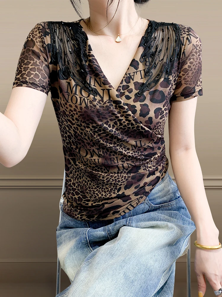 Sexy V-Neck Beaded T-Shirt Women's Short Sleeve Summer Fashion Leopard Print Mesh Top Slimming Stylish Small Shirt
Sexy V-Neck Beaded T-Shirt Women's Short Sleeve Summer Fashion Leopard Print Mesh Top Slimming Stylish Small Shirt