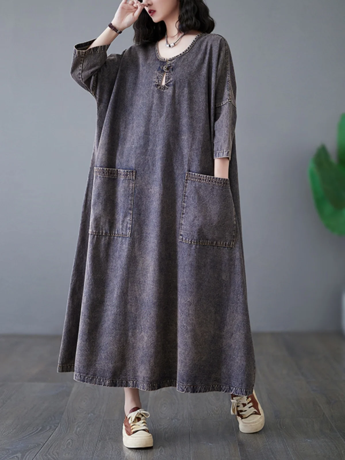 Retro Chinese Style Washed Denim Dress Large Size Women's Fashion round Neck Button up Loose Fit Long Skirt Cotton Polyester
Retro Chinese Style Washed Denim Dress Large Size Women's Fashion round Neck Button up Loose Fit Long Skirt Cotton Polyester