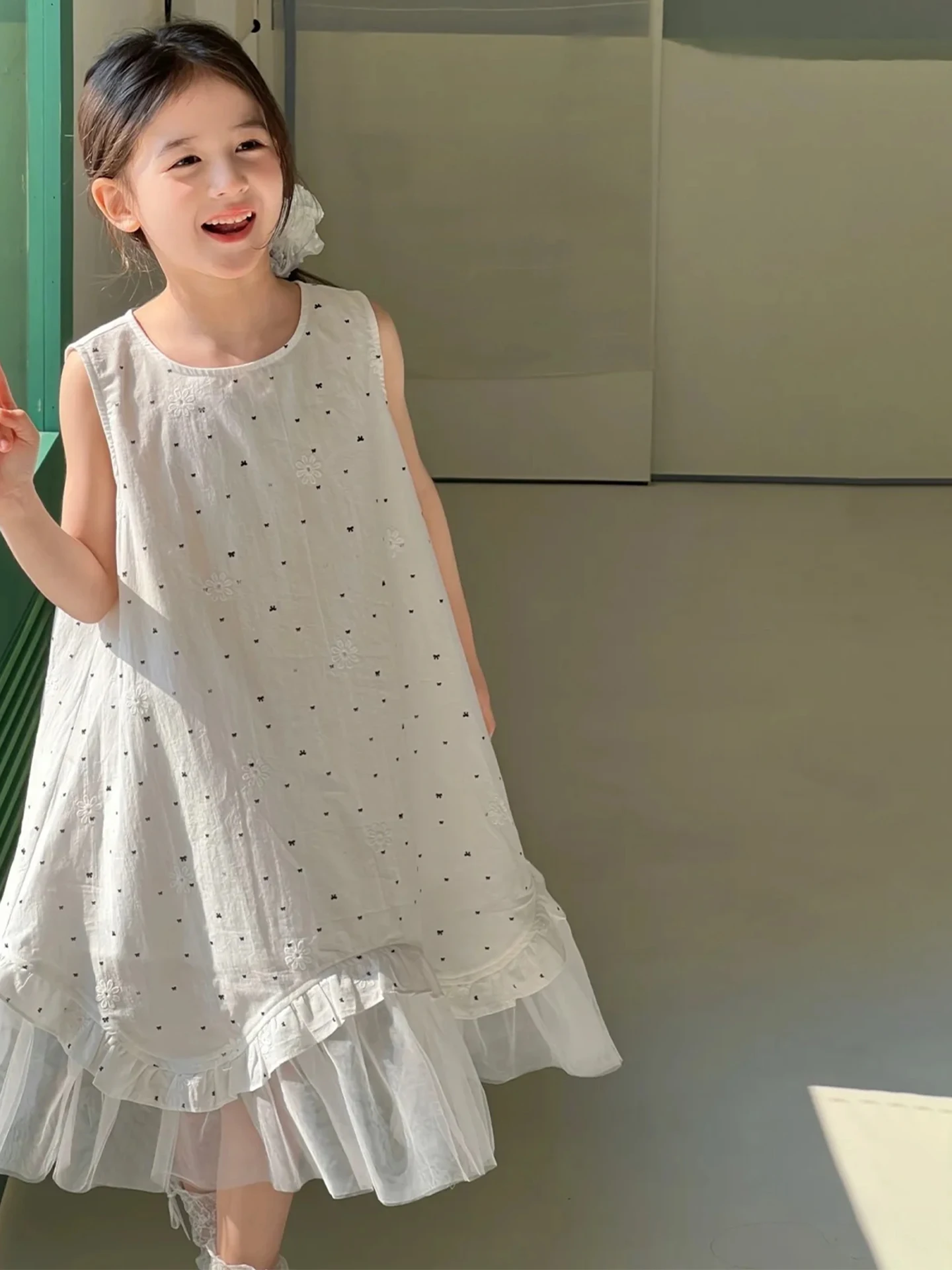 Girls Summer Polka Dot Mesh Vest Dress Children's Clothing White Splice Skirt Fashionable Casual Mid-Low Waist Gown
Girls Summer Polka Dot Mesh Vest Dress Children's Clothing White Splice Skirt Fashionable Casual Mid-Low Waist Gown