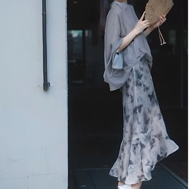 Skirt two-piece women's summer 2024 new high-grade beautiful western-style loose fashion sunscreen shirt floral skirt suit
Skirt two-piece women's summer 2024 new high-grade beautiful western-style loose fashion sunscreen shirt floral skirt suit