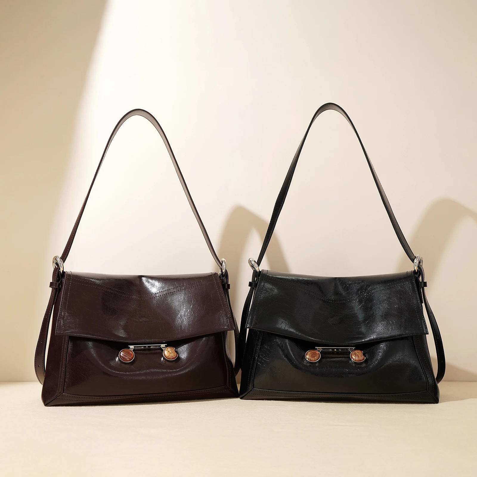 New Luxury Women Messenger Large Capacity Crossbody Bag Female Fashion Underarm Shoulder Bags Cover Opening Satchel Tote Handbag
New Luxury Women Messenger Large Capacity Crossbody Bag Female Fashion Underarm Shoulder Bags Cover Opening Satchel Tote Handbag