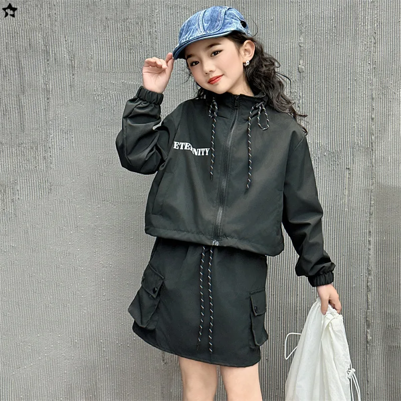 Autumn School Girls Cargo Sets Letter Printed Turn Down Collar Coat+Drawstring Skirt 4-14Y Girls 2pcs Suit Children Girls Outfit
Autumn School Girls Cargo Sets Letter Printed Turn Down Collar Coat+Drawstring Skirt 4-14Y Girls 2pcs Suit Children Girls Outfit