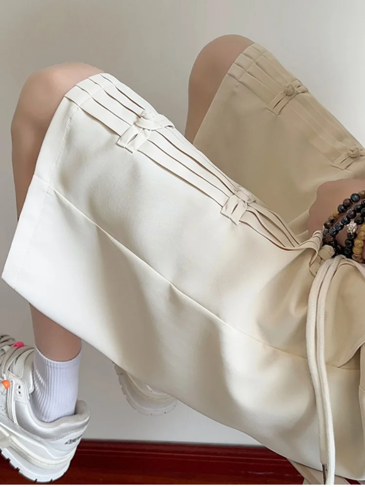 Мужские летние тонкие брюки из ледяного шелка с пятью пуговицами, повседневные, свободного кроя, молодежные, с охлаждающим эффектом, прямые штанины
Мужские летние тонкие брюки из ледяного шелка с пятью пуговицами, повседневные, свободного кроя, молодежные, с охлаждающим эффектом, прямые штанины