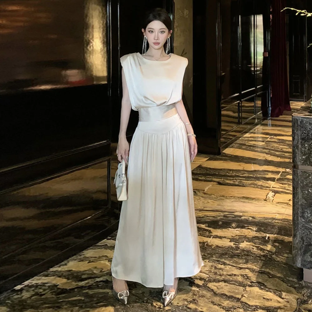 Korean Style Elegant Women Two-piece Wide Leg Pants Set Satin Vest Top Bow Lace Up + Loose Trousers Ladies Office Female Outfit
Korean Style Elegant Women Two-piece Wide Leg Pants Set Satin Vest Top Bow Lace Up + Loose Trousers Ladies Office Female Outfit