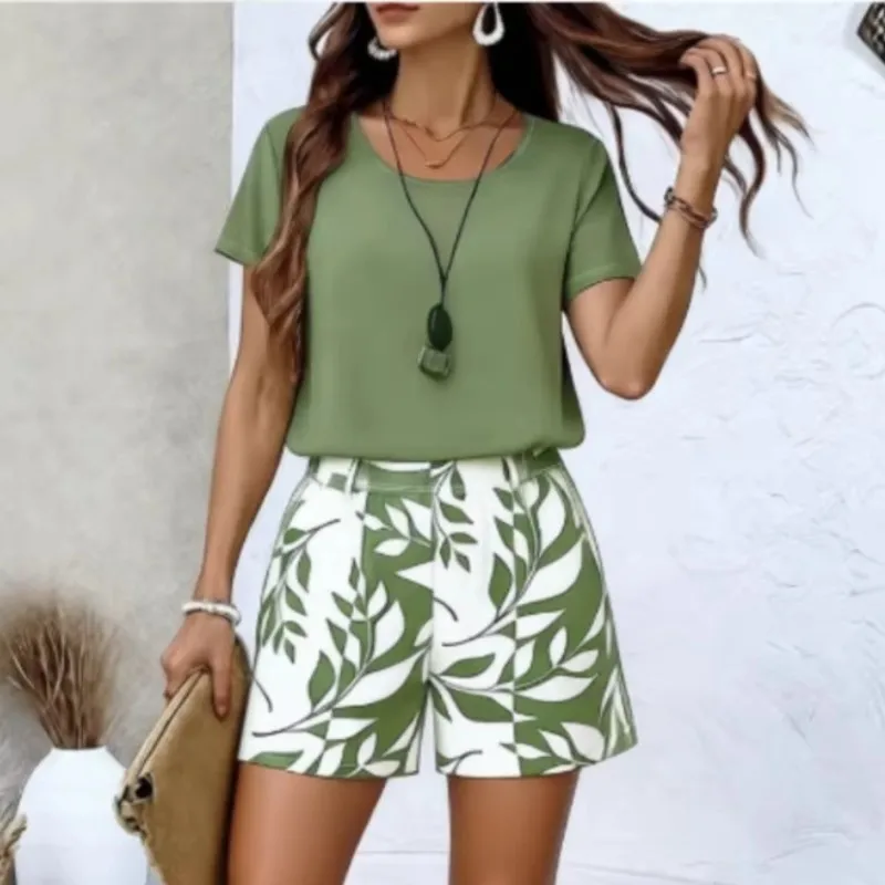 Summer Shorts Wo-piece Sets Women's Fashion Solid Round Neck Short Sleeve T-shirt Top + Printed Shorts Casual Vacation 2pcs Set
Summer Shorts Wo-piece Sets Women's Fashion Solid Round Neck Short Sleeve T-shirt Top + Printed Shorts Casual Vacation 2pcs Set