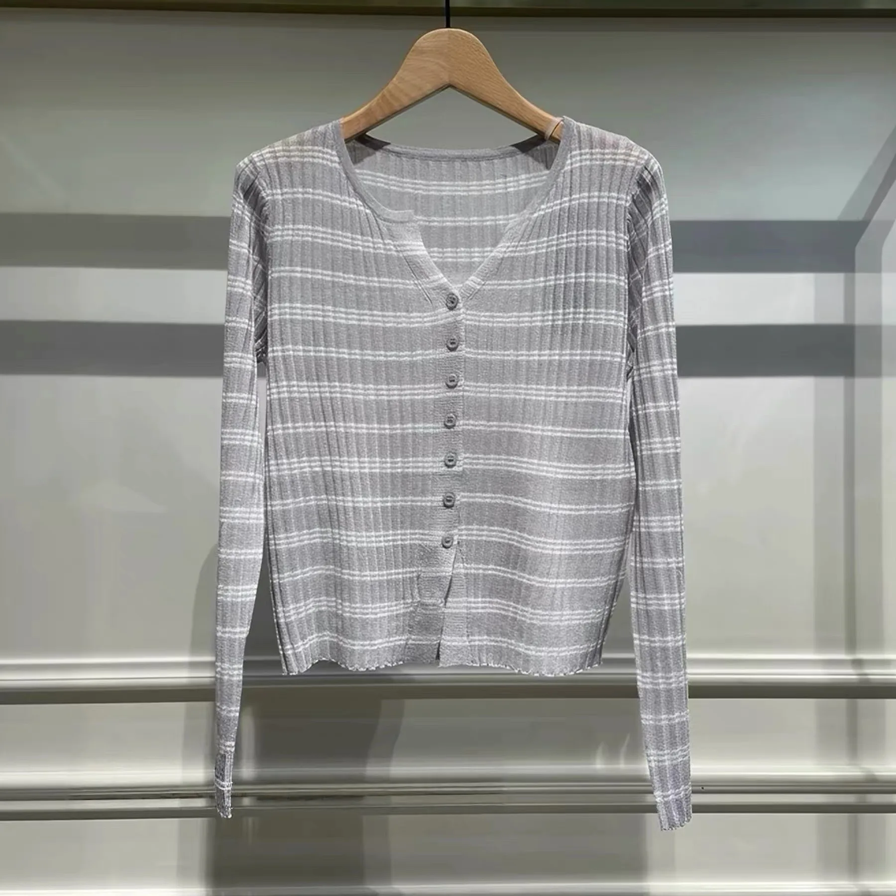 Lemon Cheese SIS26 Summer Casual Stripe Lightweight Slimming Long Sleeve Knitted Open Cardigan Sun Protection Shirt
Lemon Cheese SIS26 Summer Casual Stripe Lightweight Slimming Long Sleeve Knitted Open Cardigan Sun Protection Shirt