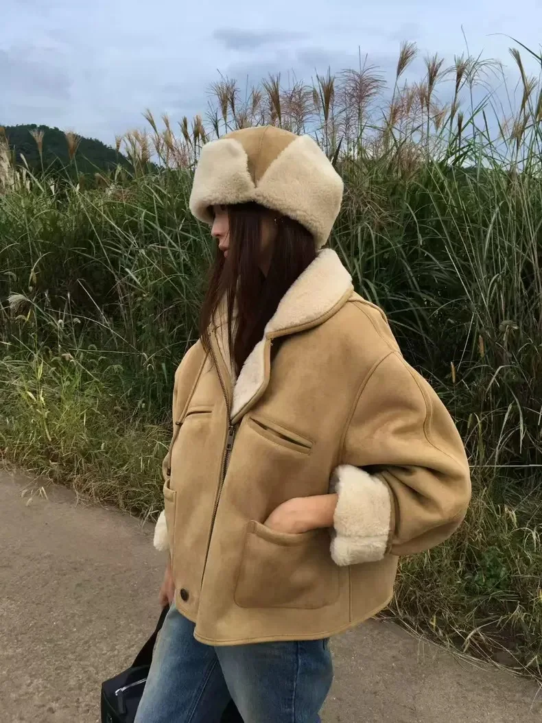 Winter 2025 Women's Suede Lamb Fur Jaet Coat Korean Sle Thiened Long Sve Zipper Closure Casual Loose Fit Outerwear
Winter 2025 Women's Suede Lamb Fur Jaet Coat Korean Sle Thiened Long Sve Zipper Closure Casual Loose Fit Outerwear