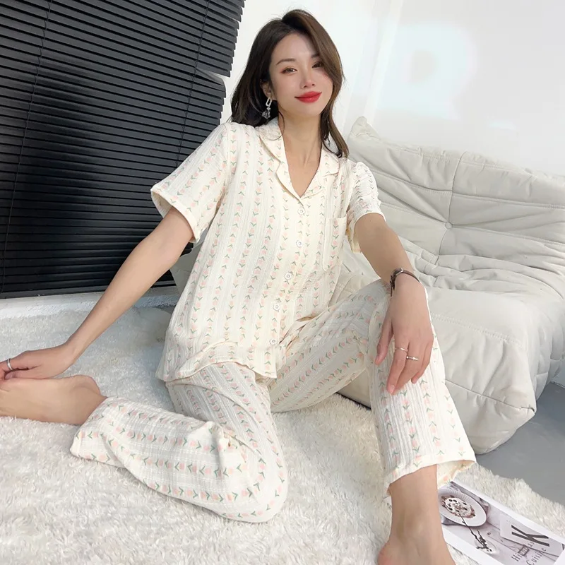 Women Cotton Short-sleeved Trousers Pajama Set Thin Gauze Casual Plus Size Home Clothes Lapel Flowers Print Loungewear 2 Piece
Women Cotton Short-sleeved Trousers Pajama Set Thin Gauze Casual Plus Size Home Clothes Lapel Flowers Print Loungewear 2 Piece