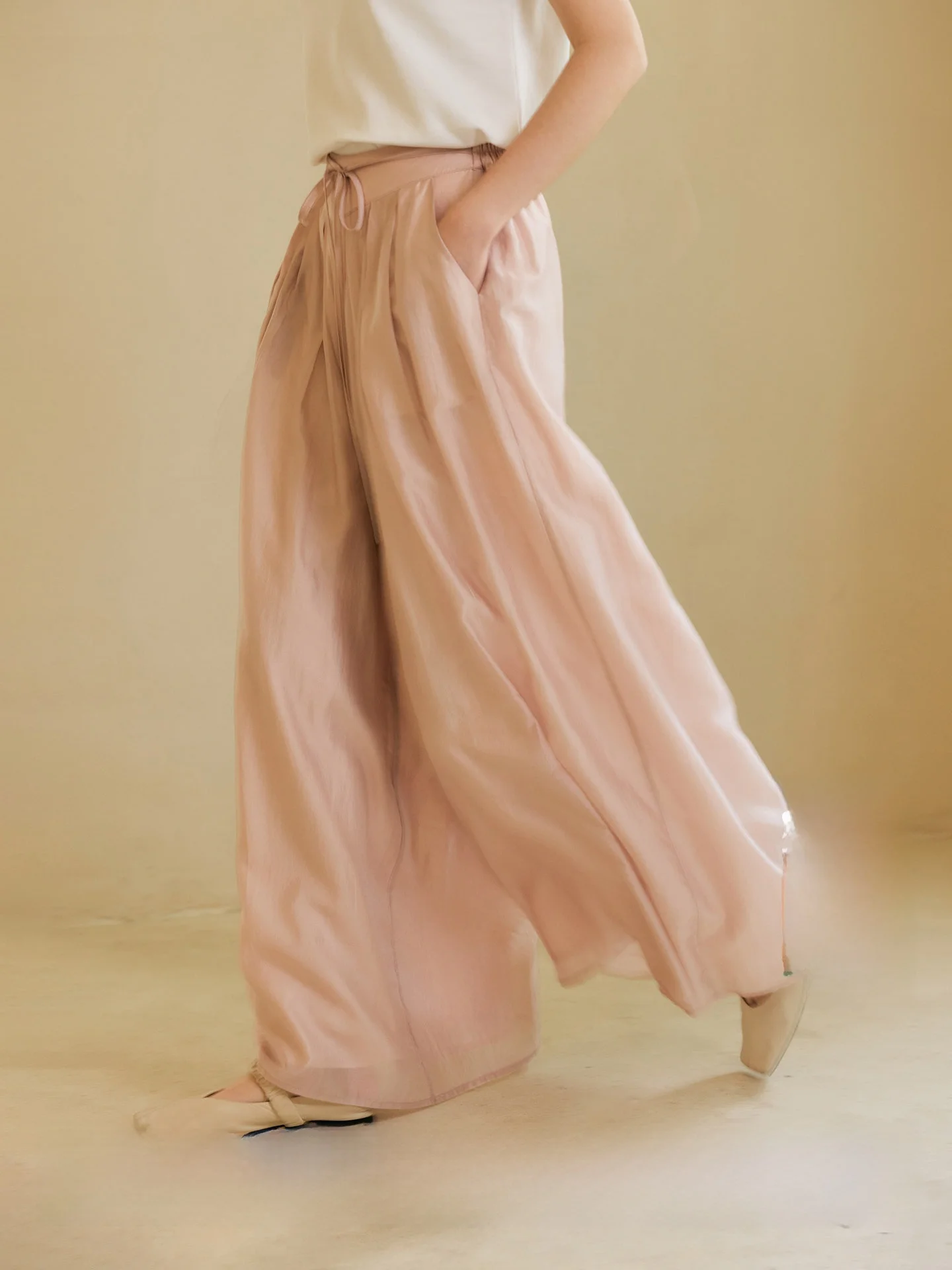 HeyDress Новые женские брюки в китайском стиле с широкими штанинами, весенне-летние, с высокой талией, тонкие, шелковые, повседневные, для стройности
HeyDress Новые женские брюки в китайском стиле с широкими штанинами, весенне-летние, с высокой талией, тонкие, шелковые, повседневные, для стройности