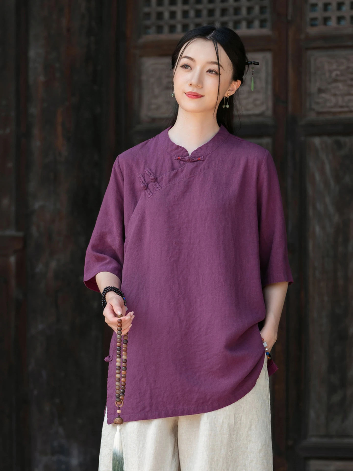New Chinese Style Women's Summer Shirt Thin Linen Silk Button Front Asymmetrical Hemline Zen Buddhist Tea Costume Loose Fit
New Chinese Style Women's Summer Shirt Thin Linen Silk Button Front Asymmetrical Hemline Zen Buddhist Tea Costume Loose Fit