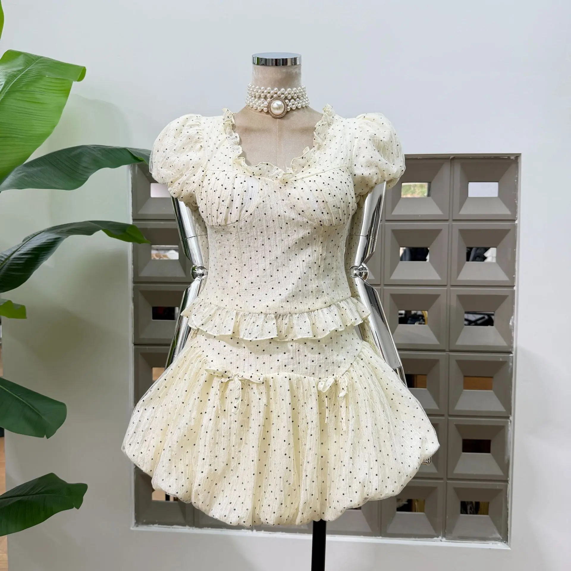 Polka Dot 2 Piece Set Chic Ruffled Puff Sleeve Top with High Waist Bubble Skirt Sweet Style Summer Casual Outfit For Women Suit
Polka Dot 2 Piece Set Chic Ruffled Puff Sleeve Top with High Waist Bubble Skirt Sweet Style Summer Casual Outfit For Women Suit