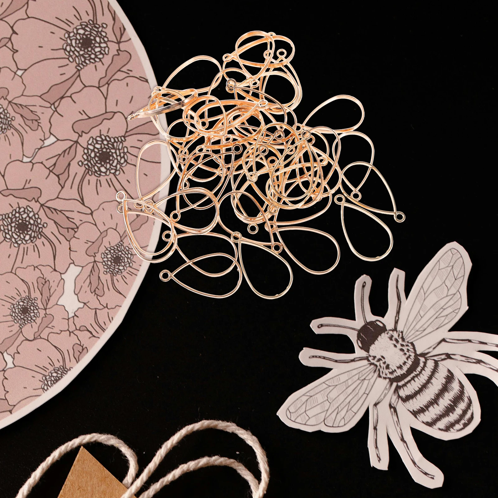 50Pcs Jewelry Pendant Accessories Open Alloy Bezels DIY Hollowed Charms for Resin Necklace Bracelet Making Open Bezel Pendants 
50Pcs Jewelry Pendant Accessories Open Alloy Bezels DIY Hollowed Charms for Resin Necklace Bracelet Making Open Bezel Pendants