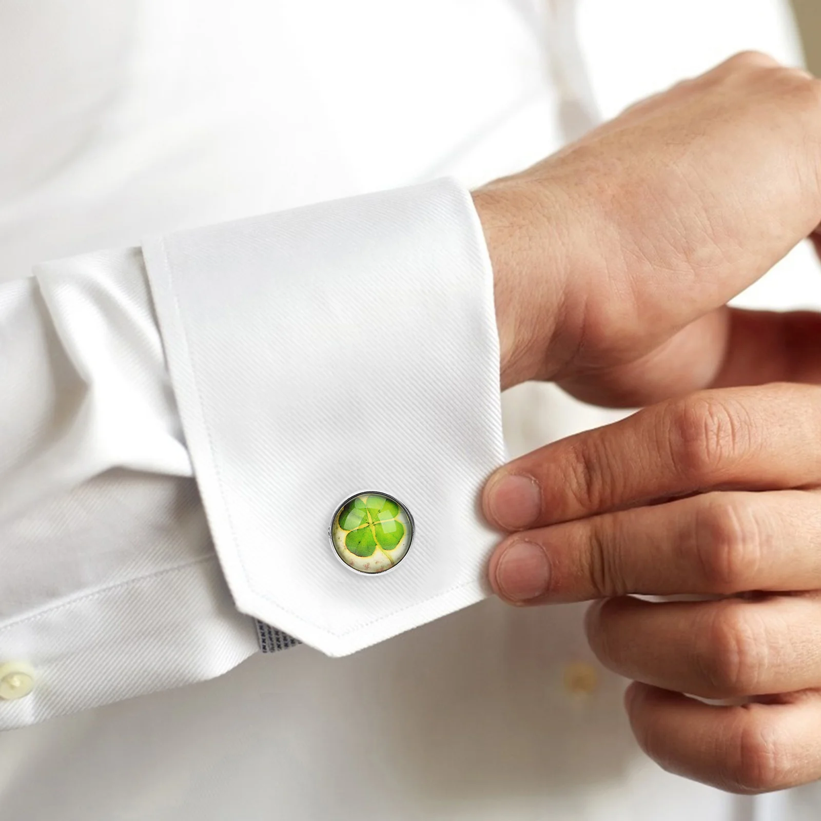2pcs Clover Cufflinks High Polished Gifts Suit Accessories Casual Formal Events Tuxedo Studs Shirt Decorations
2pcs Clover Cufflinks High Polished Gifts Suit Accessories Casual Formal Events Tuxedo Studs Shirt Decorations