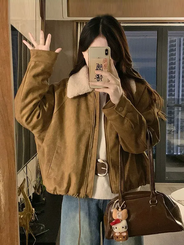 Retro American Unique ort Cotton Blend Suede Jaet for Women Faionable Quilted Collar Coat Thiened Cotton Inner
Retro American Unique ort Cotton Blend Suede Jaet for Women Faionable Quilted Collar Coat Thiened Cotton Inner