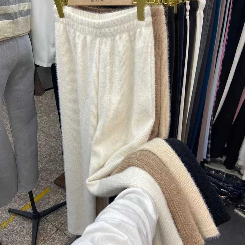 Повседневные брюки женские широкие брюки уютные модные зимние мягкие Femme универсальные с эластичной резинкой на талии популярные новые Mujer Ins уличная одежда комфортные повседневные
Повседневные брюки женские широкие брюки уютные модные зимние мягкие Femme универсальные с эластичной резинкой на талии популярные новые Mujer Ins уличная одежда комфортные повседневные