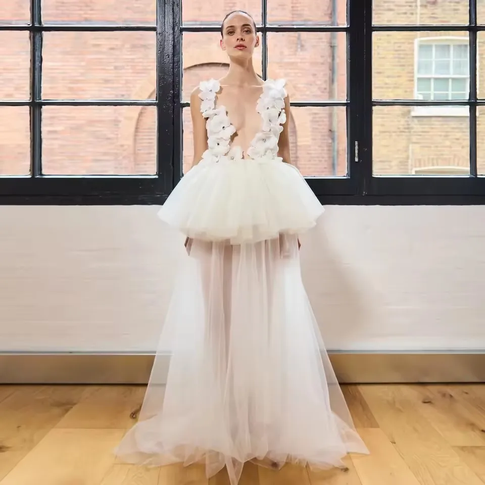 Bridal Shower Photo Shoot Dress Celebrity Gowns Handmade Flowers Illusion Wedding Gown Dreamy Ivory Fluffy Tulle Bridal Dress
Bridal Shower Photo Shoot Dress Celebrity Gowns Handmade Flowers Illusion Wedding Gown Dreamy Ivory Fluffy Tulle Bridal Dress
