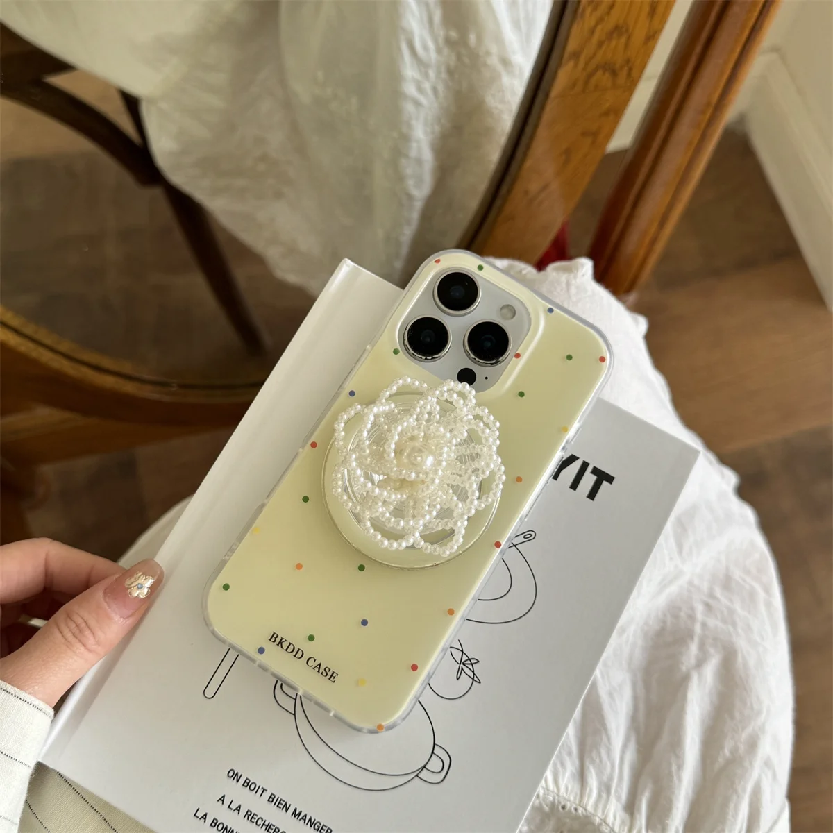New fashion yellow polka dot pearl rose Phone Case For iPhone 16 15 14 13 Pro Max fundas iphone 15 case Protective cover 15
New fashion yellow polka dot pearl rose Phone Case For iPhone 16 15 14 13 Pro Max fundas iphone 15 case Protective cover 15