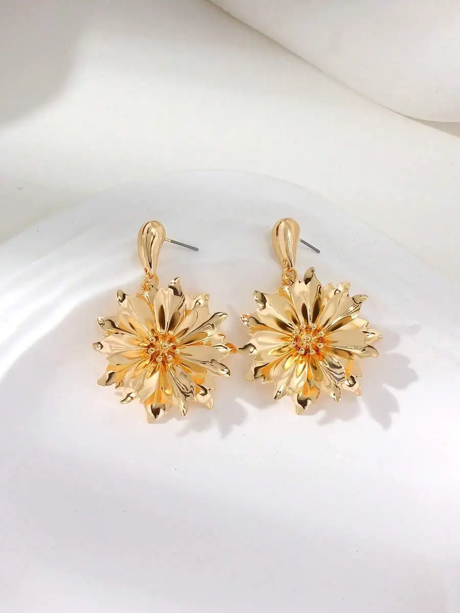 Exaggerated Flower Drop Earrings For Women Summer Resort Fashion Jewelry
Exaggerated Flower Drop Earrings For Women Summer Resort Fashion Jewelry