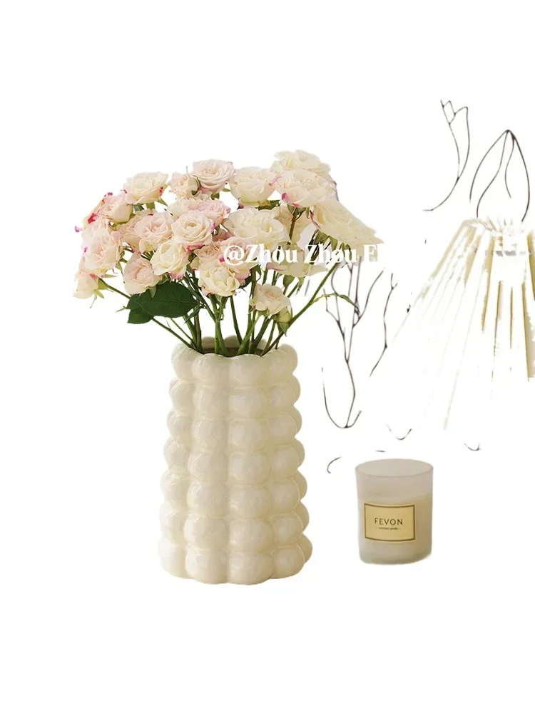 Light luxury ornament, simple modern ceramic milky white electroplated vase, hydroponic water raising flowers, dried flowers
Light luxury ornament, simple modern ceramic milky white electroplated vase, hydroponic water raising flowers, dried flowers