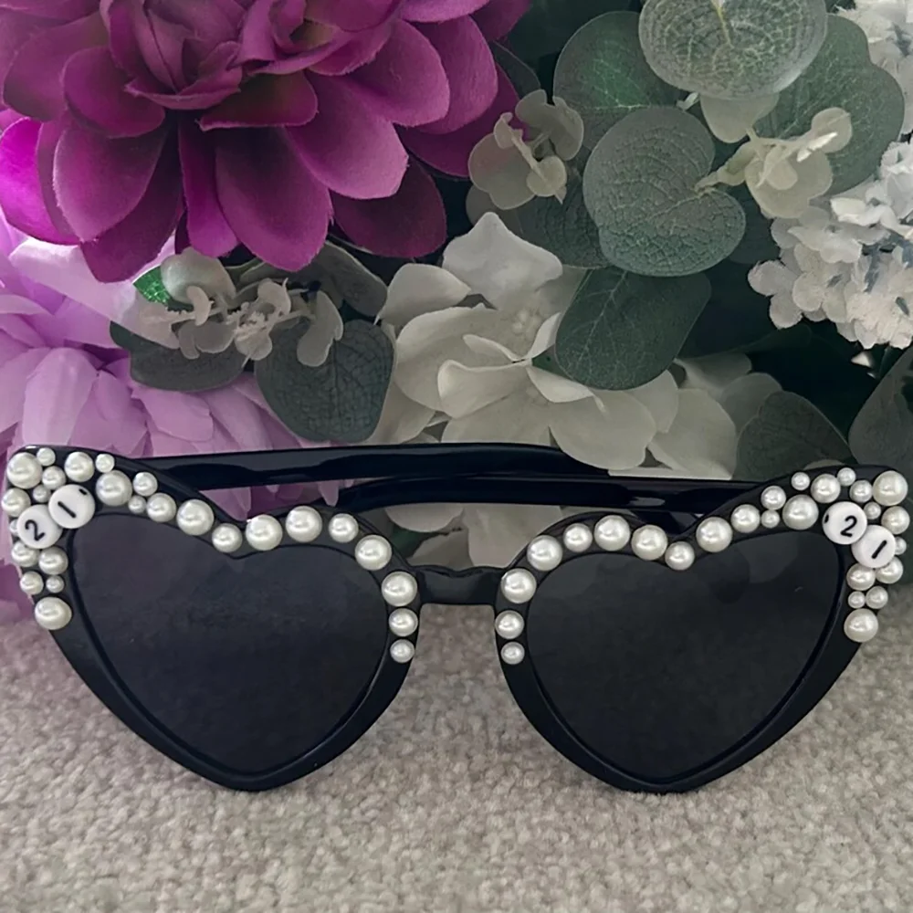 Custom Age Birthday Party Heart Shaped Pearl Accessory Lovely Birthday Gift for Daughter or Best Friend Beautiful Decoration
Custom Age Birthday Party Heart Shaped Pearl Accessory Lovely Birthday Gift for Daughter or Best Friend Beautiful Decoration